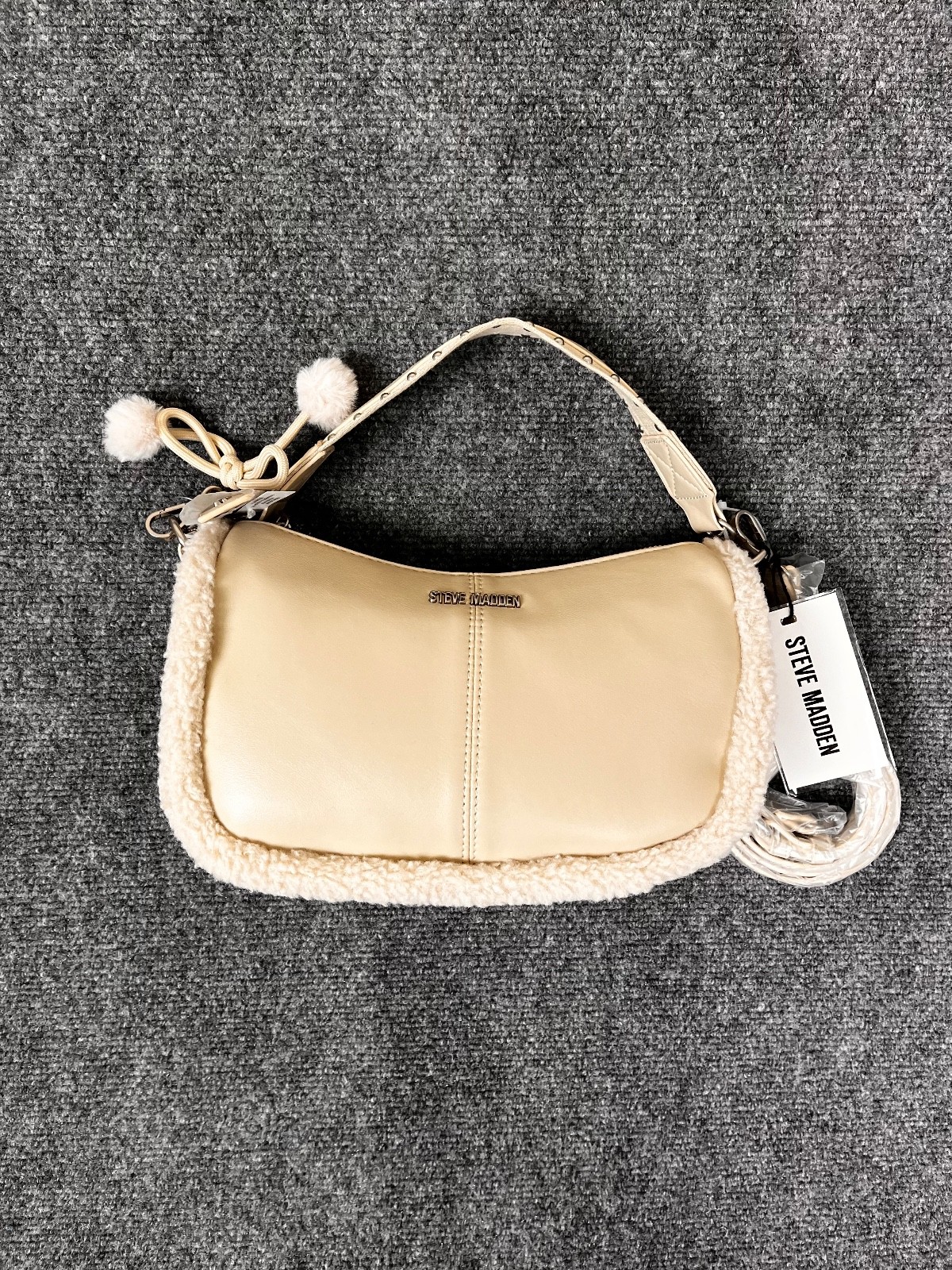 NWT Steve Madden Bclaudie Womens s Oatmilk Shoulder Bag Faux Shearling Trim