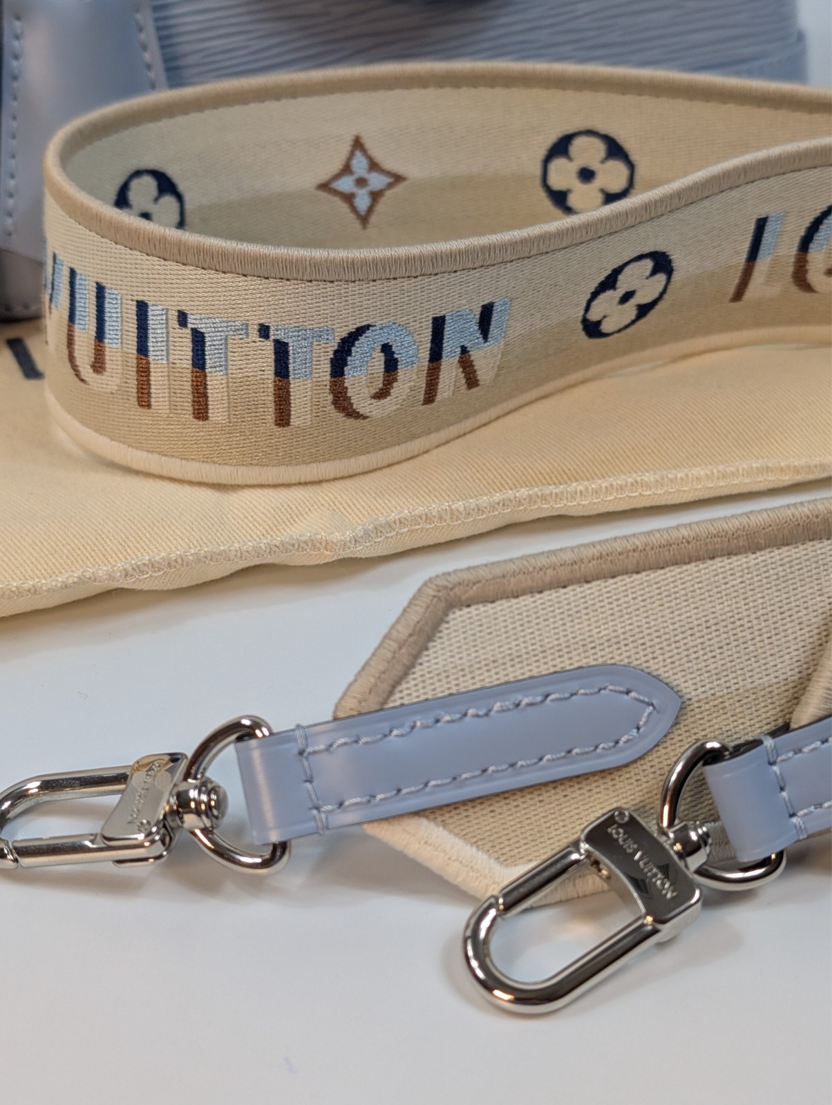 Authenticated Louis Vuitton Bleu Nuage Epi Leather Alma BB Bag