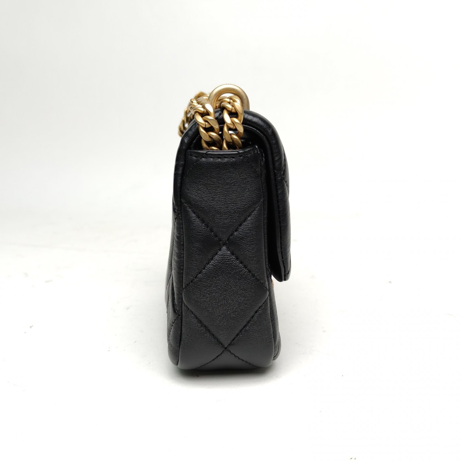 CHANEL 22P CF Flap Bag 18.5cm Black Lambskin Crossbody Bag