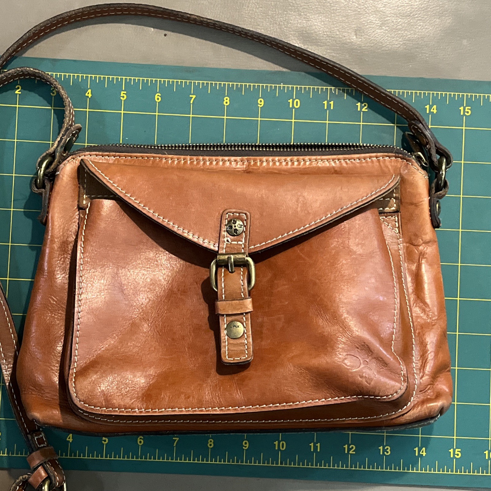 Patricia Nash Avellino Smooth Tanned Leather Crossbody Purse Classic All Season