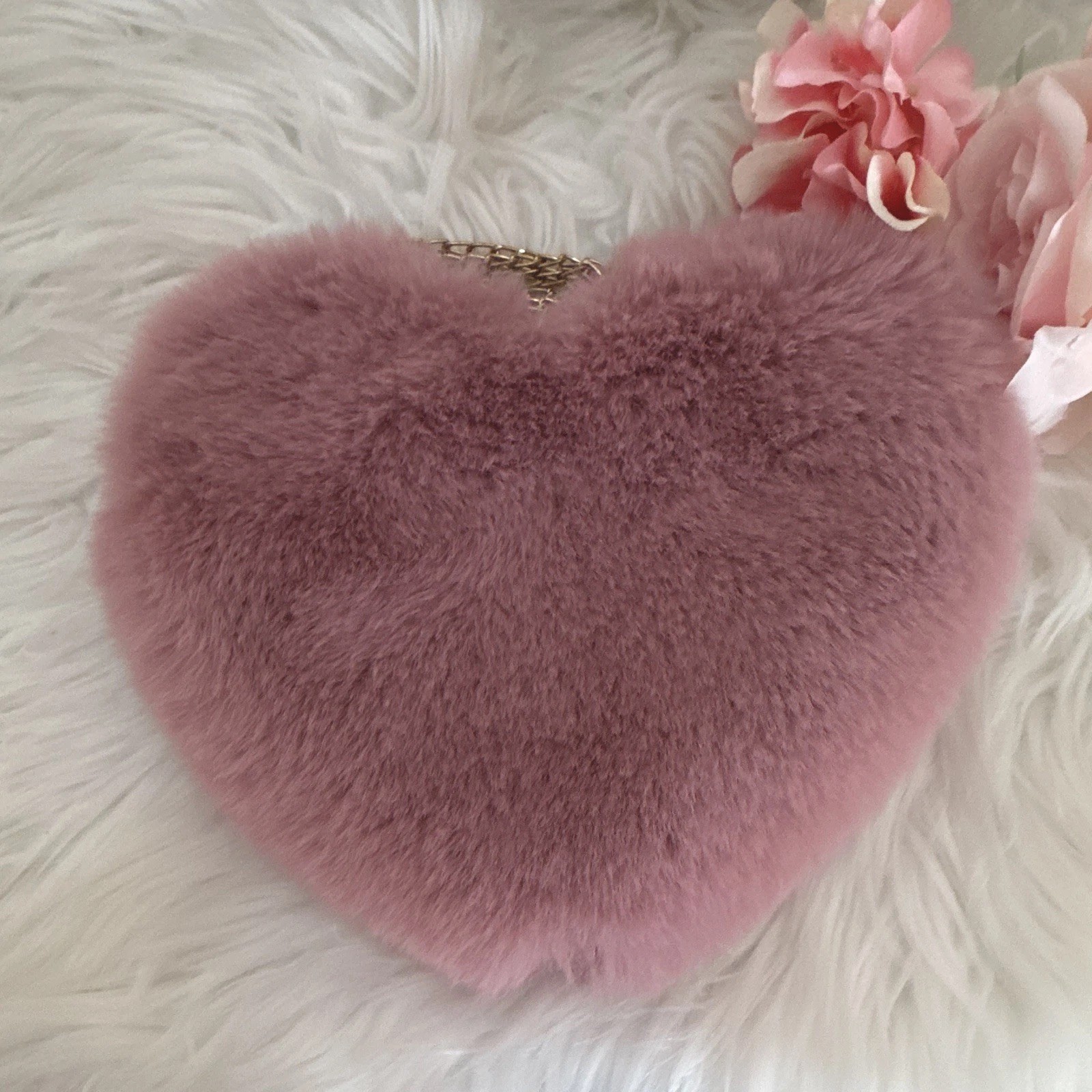 Rose Pink/purplish Heart Shoulder Bag, Zip Closure, Gold Tone Chain Strap, Solid