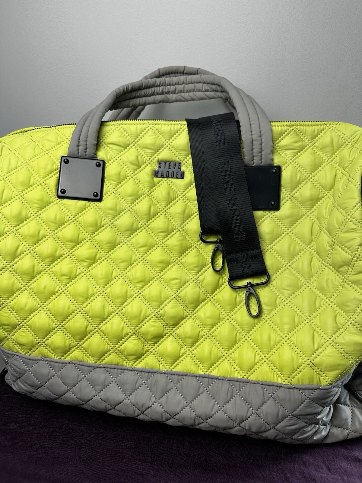 Steve Madden quilted weekend bag in neon yellow and grey.