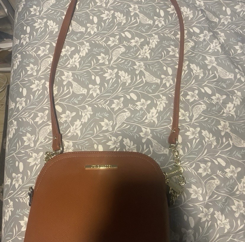 This Steve Madden wallet is new, it just doesn’t have the tag