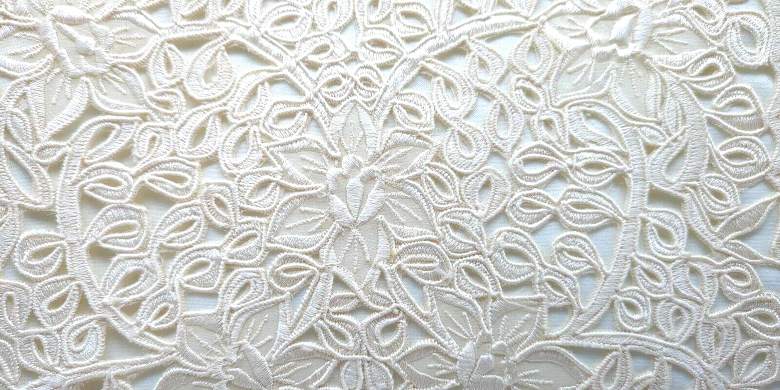 1980s Floral Design Overlay Lace Clutch Bag Evening Or Wedding 10″ x 8″ x 3″