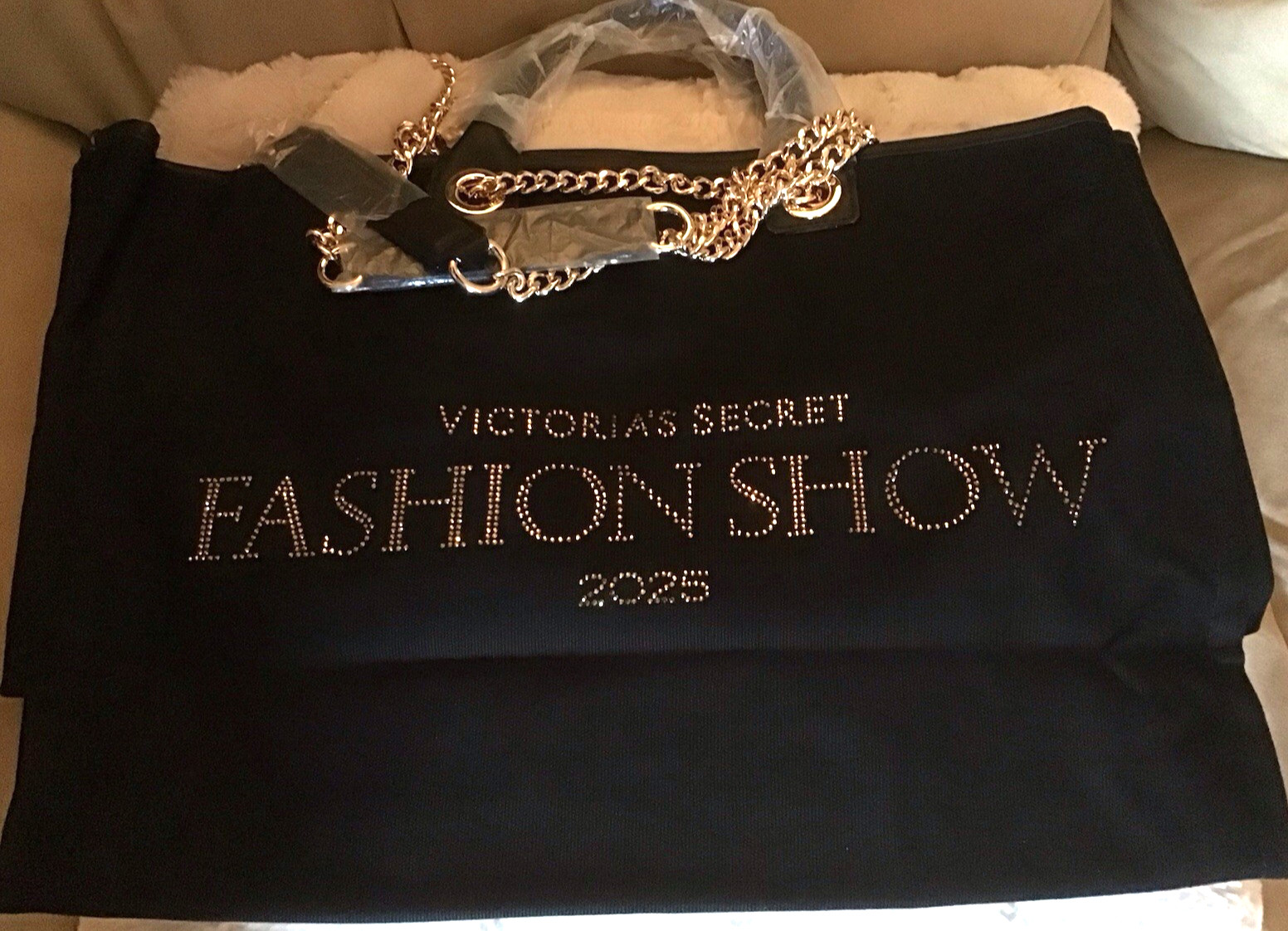 VICTORIA SECRET FASHION SHOW 2025 BACKSTAGE DOUBLE HANDLE TOTE ANGEL WINGS NEW