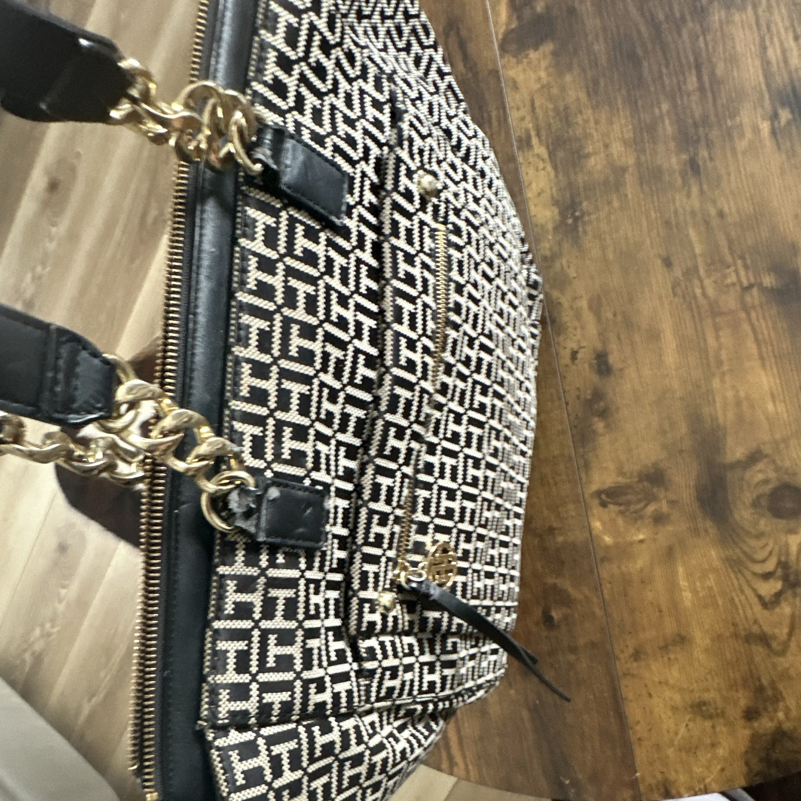 Tommy Hilfiger Black & White Monogram Tote Zip Top Gold Hardware Lined Pockets