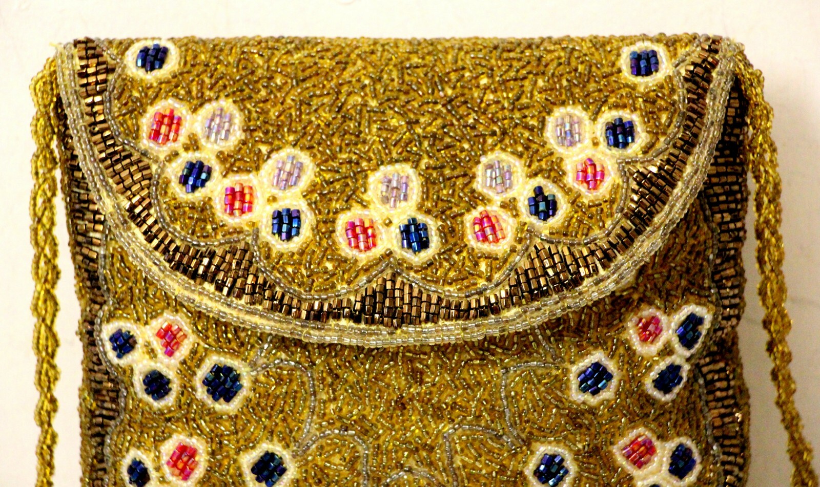 VTG 60′ ANTIQUE GOLD RED BLUE BEADWORK SILK FLAP CROSSBODY SHOULDER BAG PURSE