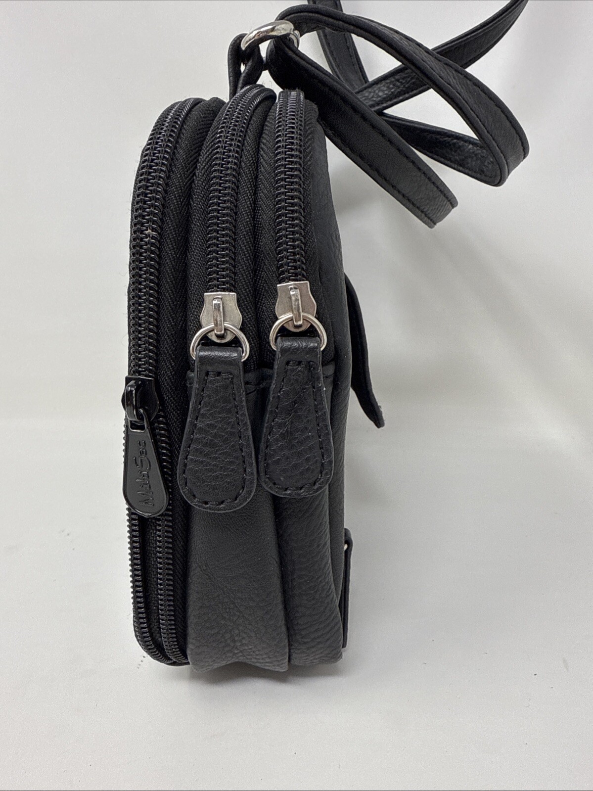 Multi Sac Zippy Triple Compartment Crossbody Bag / Black EUC