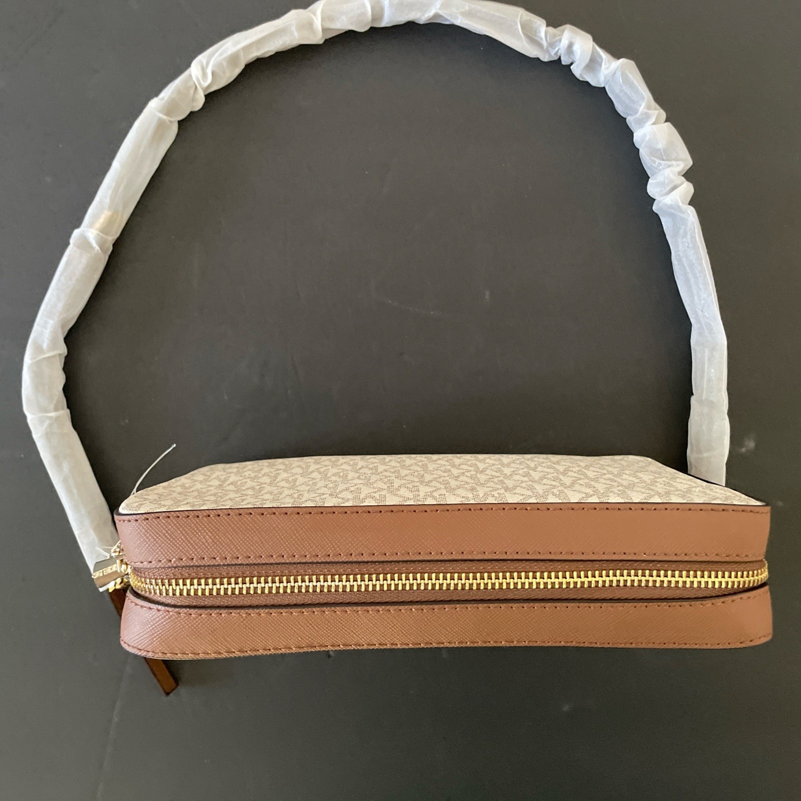 Michael Kors Jet Set Large Crossbody Purse – Vanilla