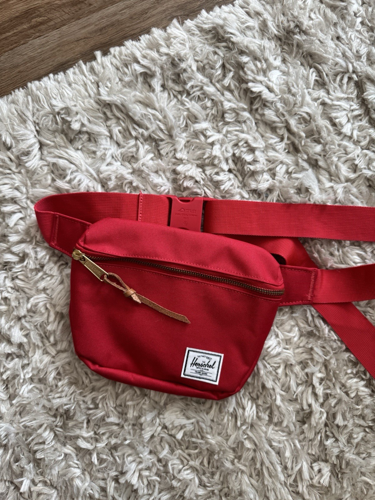 NWOT Herschel Supply Co Women’s Red Crossbody Bag Striped Adjustable Strap