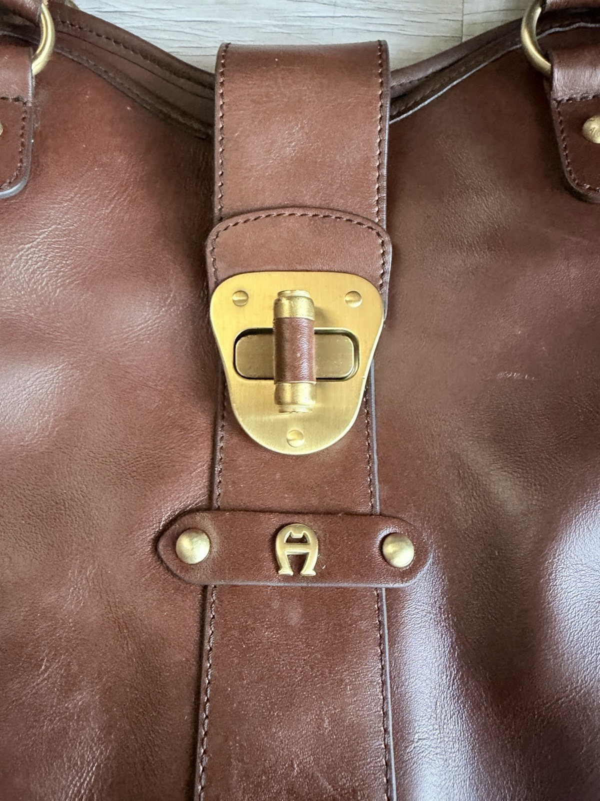 Vtg Etienne Aigner Large Leather Shoulder Tote Bag Brass Toggle Clasp