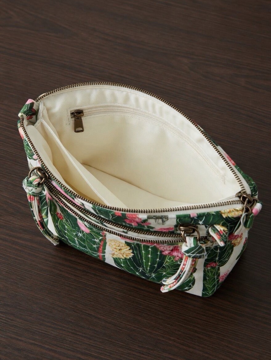 NWOT Cactus Floral Print Crossbody Bag Purse Women Adjustable Strap Zip Pockets