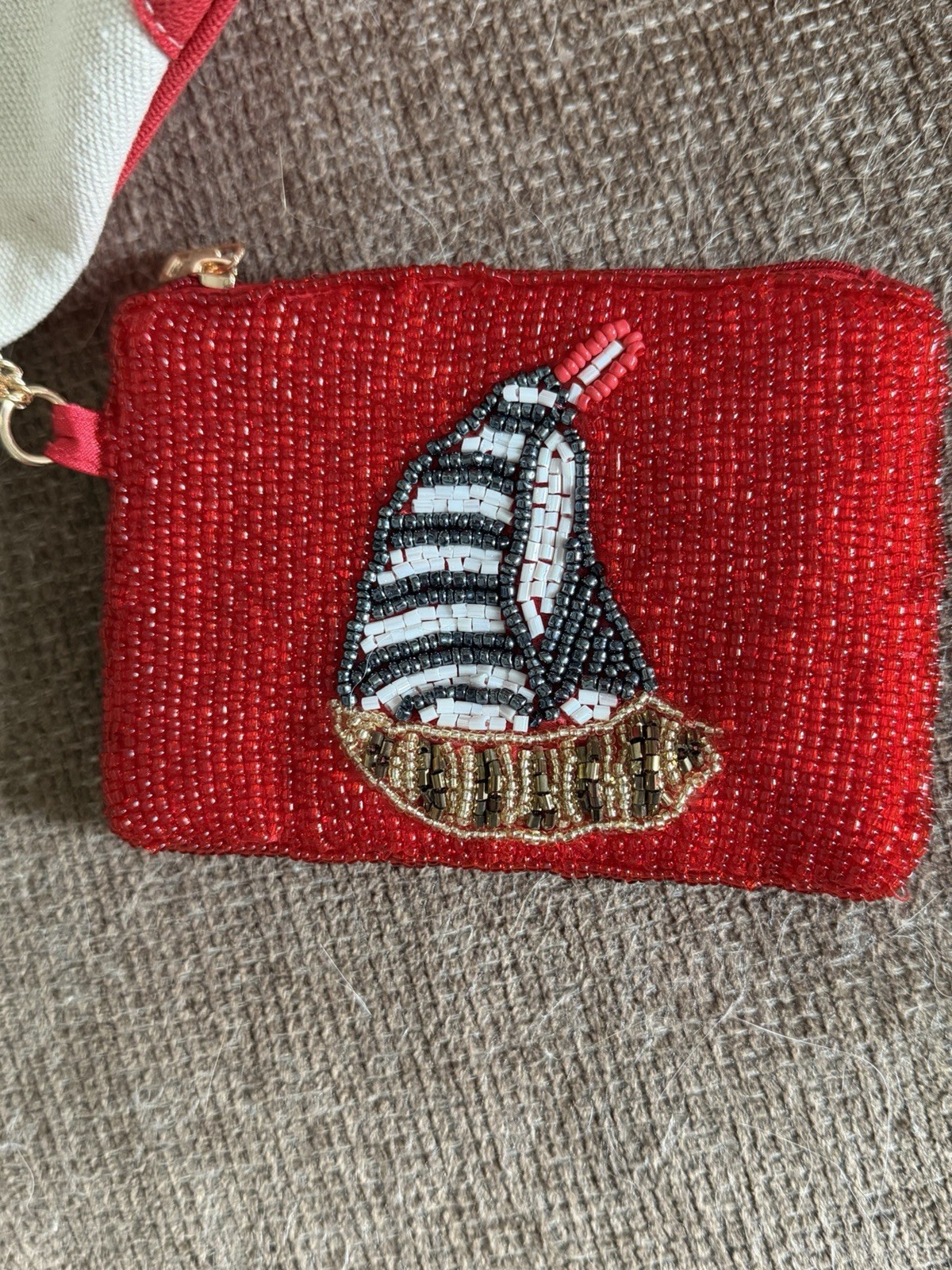 Women’s Beige Red Beaded Sailboat Tote Bag Matching Zip Pouch Lined Pockets