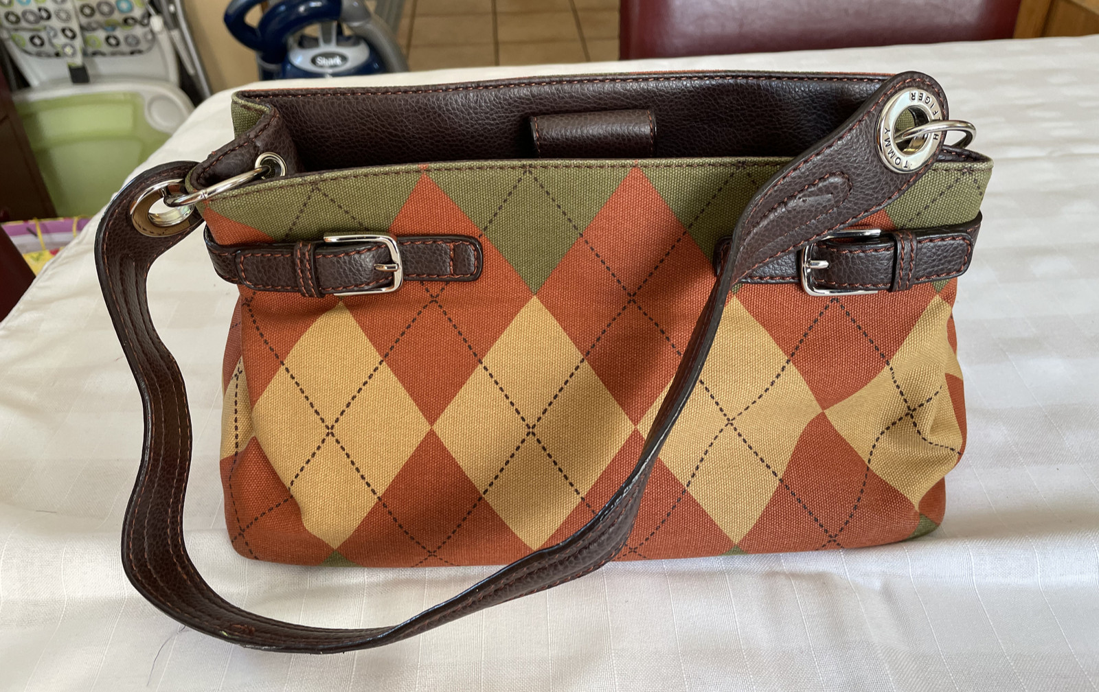 Tommy Hilfiger womens purse, fall colors 11″ x 7″ , zip center divides two sides