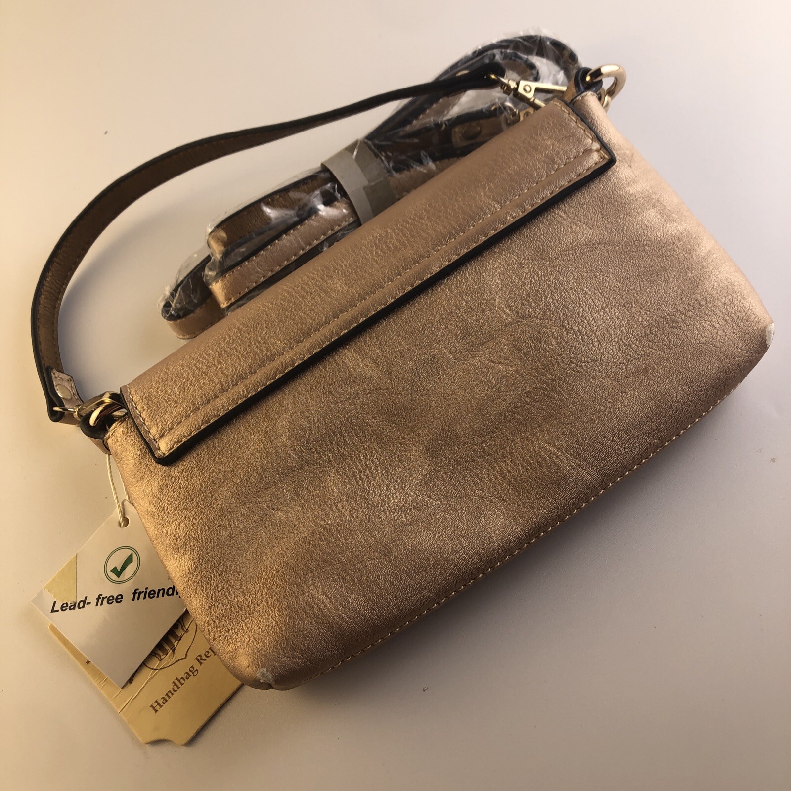 Handbag Republic Purse w/tags but worn lead-free friendly