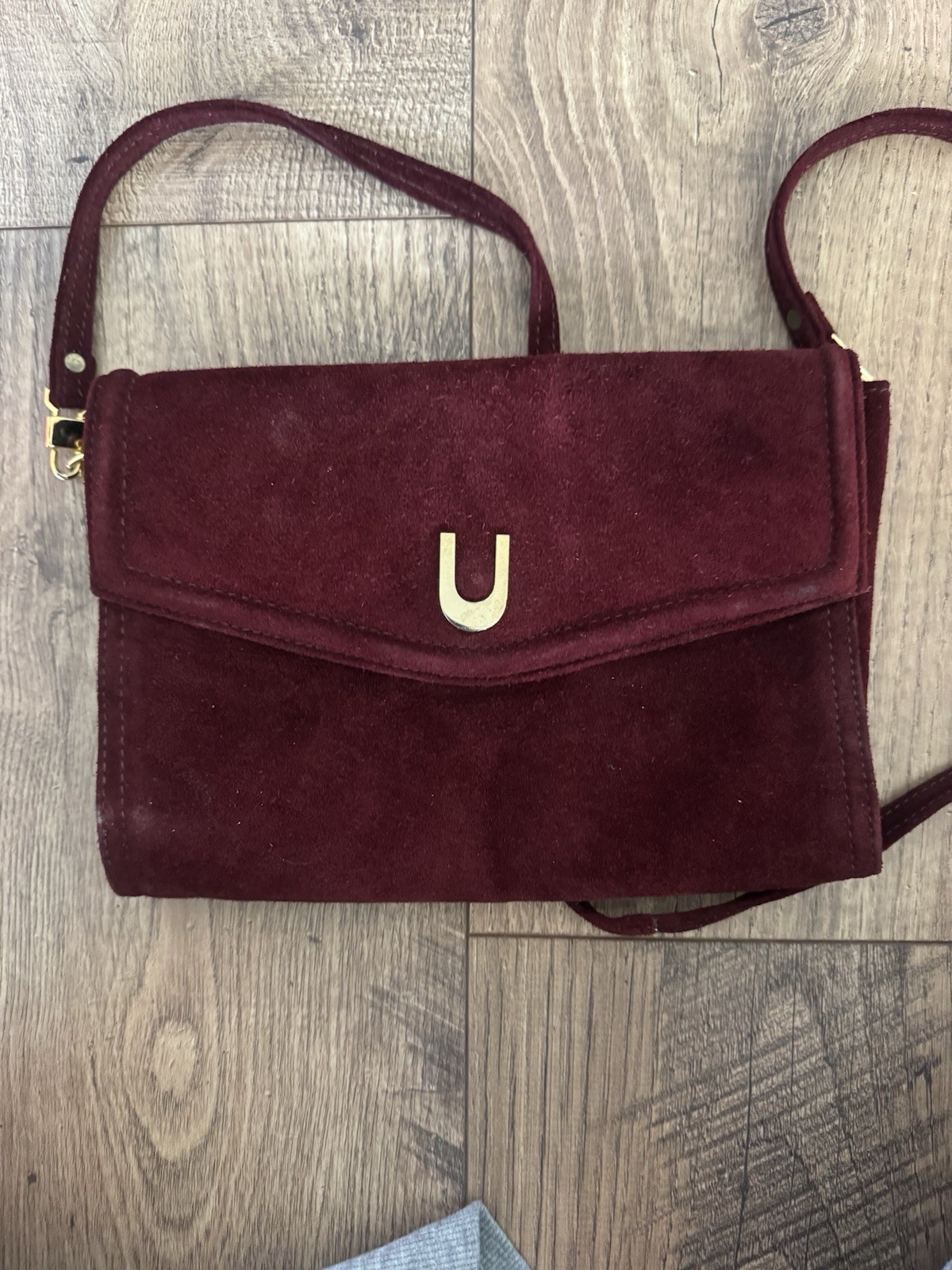 Burgundy Small Women’s Shoulder Bag Magnetic Flap Gold U Logo, Inner Zip