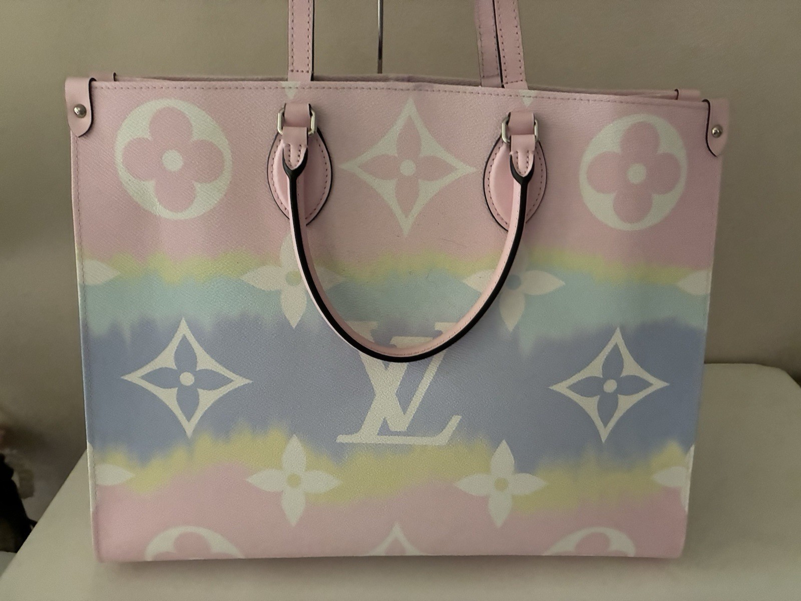NEW-LOUIS VUITTON ESCALE OnTheGo GM PASTEL MONOGRAM TOTE BAG PURSE