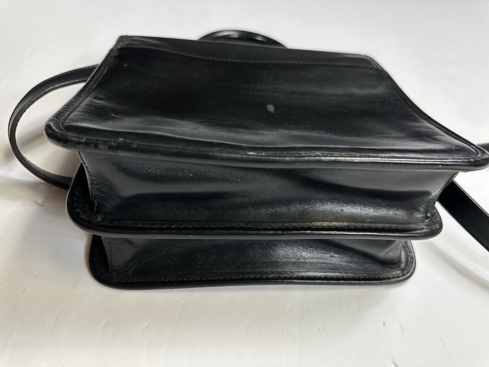 Hartmann by Lombardo Small Messenger Bag Purse Crossbody Black Weave