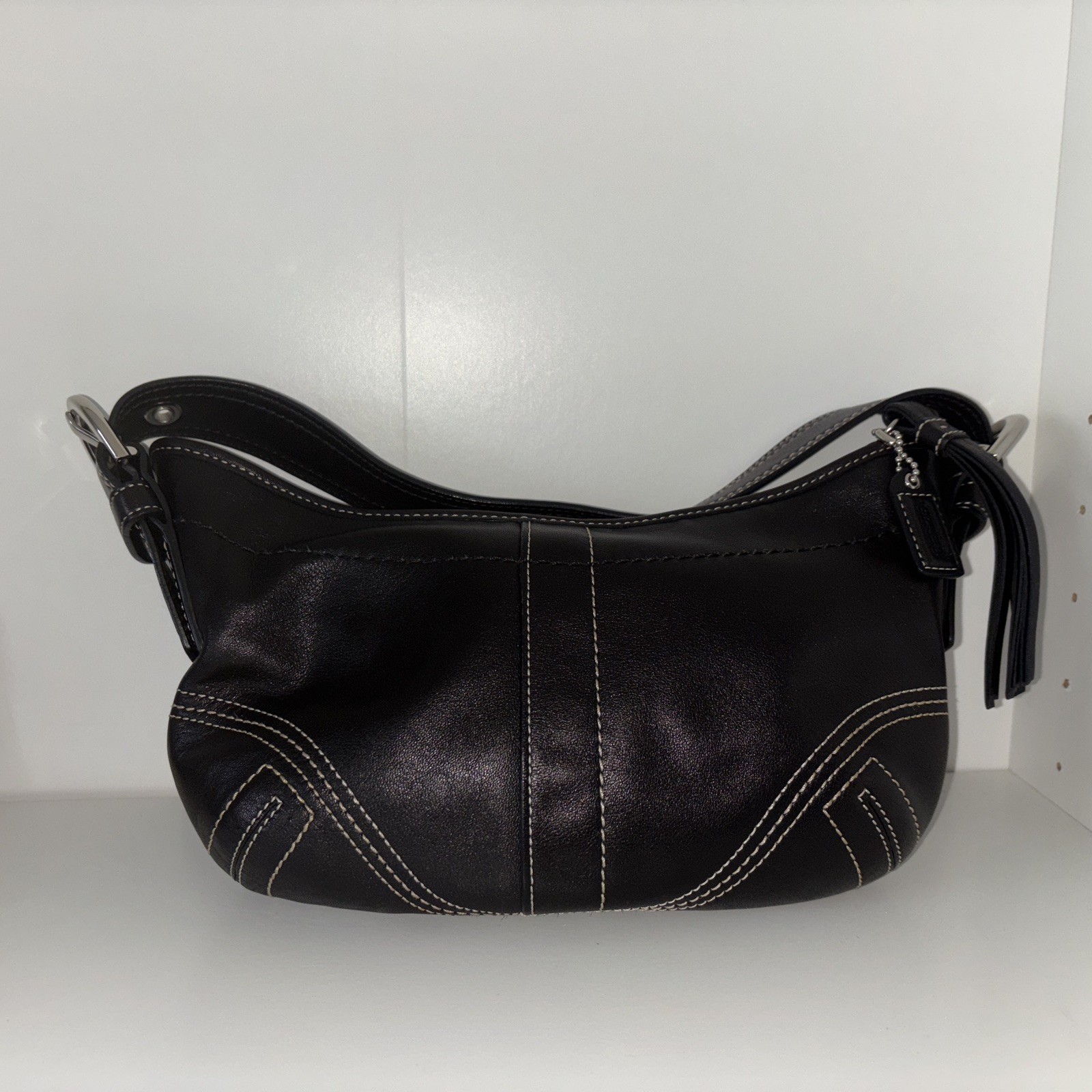 Vintage AUTHENTIC COACH HOBO STYLE LEATHER BAG WITH TASSELS – Model J05S-8A01