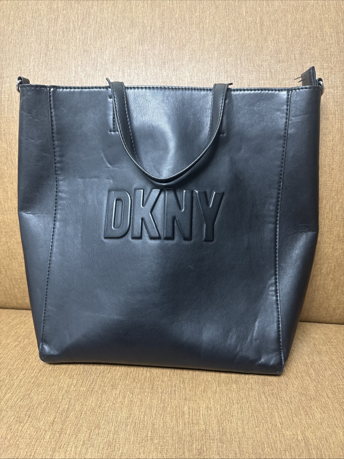 DKNY Tilly Logo North South Tote in Black