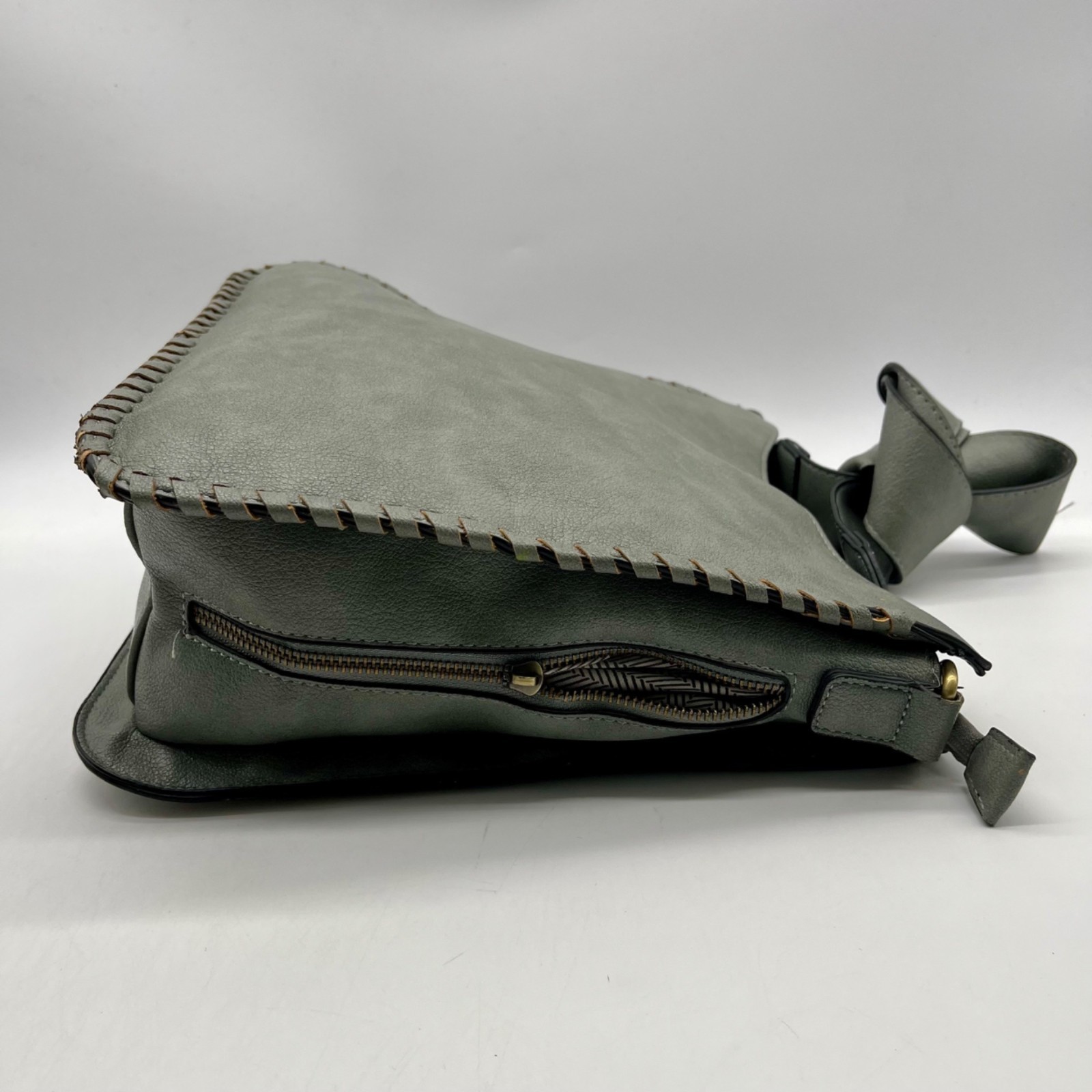 Jen and Co Grey Hobo Style Shoulder Bag