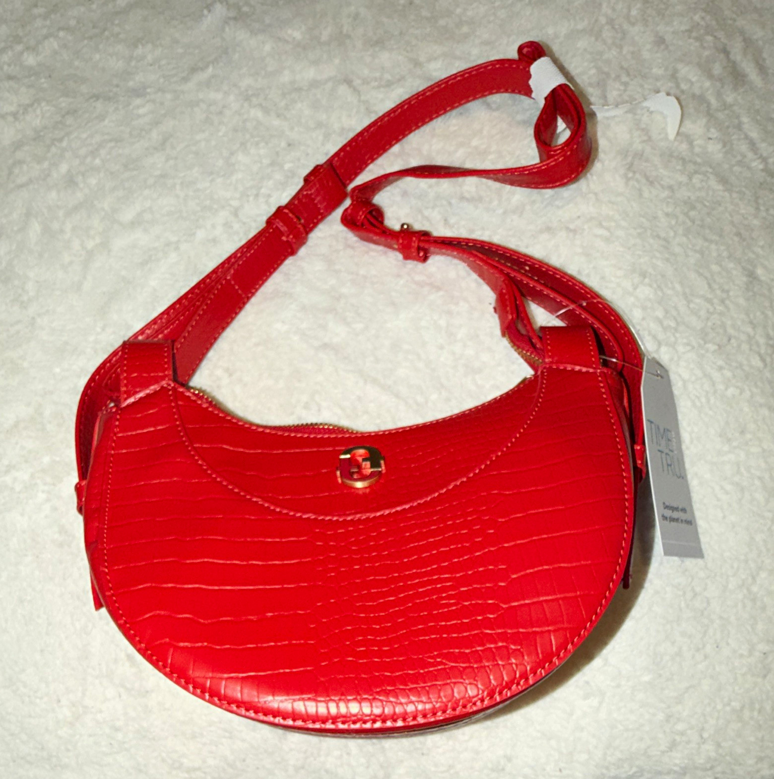 Time and Tru Red Croc Crescent Shoulder Bag Gold Hardware Zip Adjustable Strap