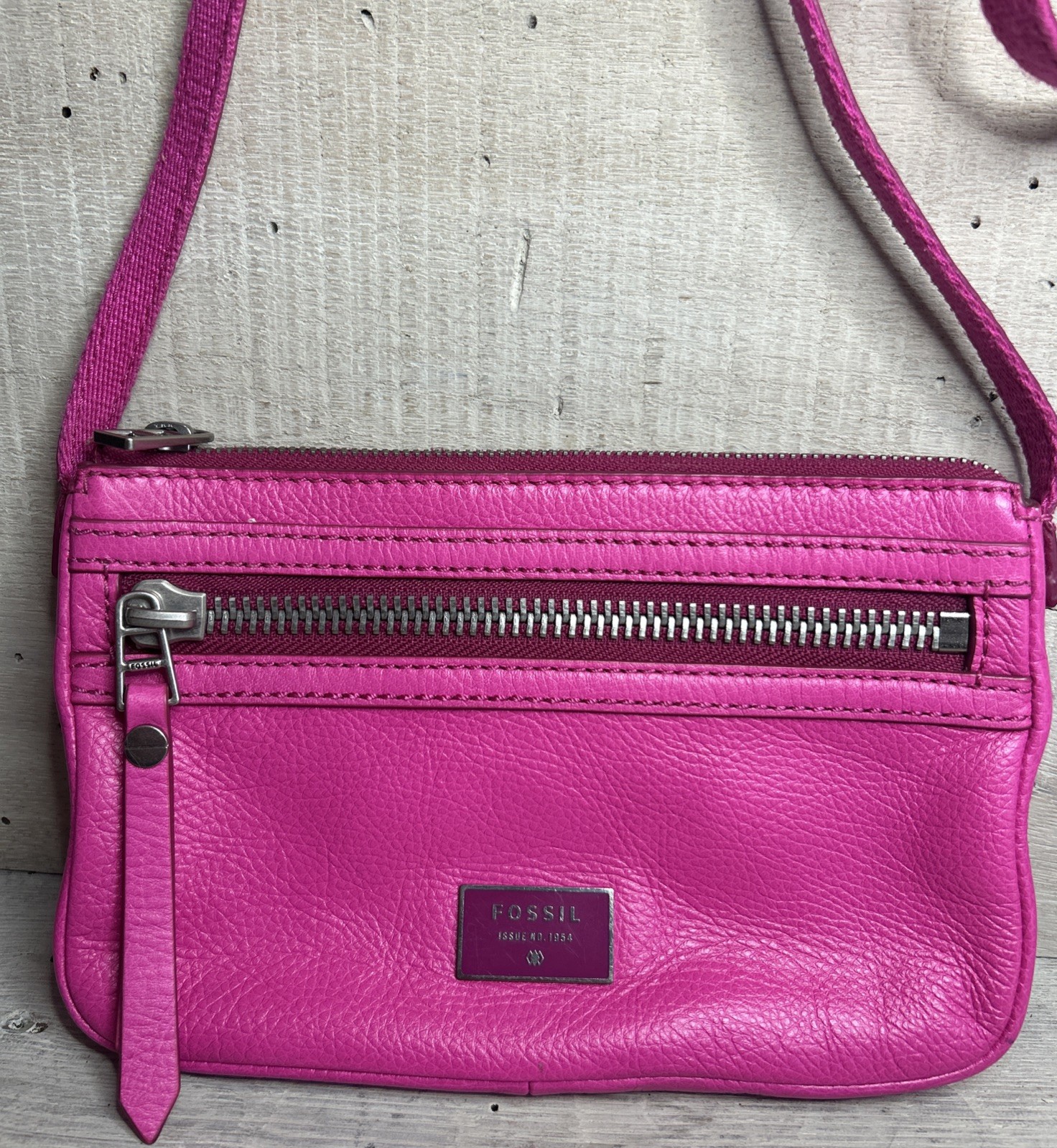 Fossil Crossbody Purse With Dust Bag, Cowhide Leather, Pink 5.75” X 8.5” (k)