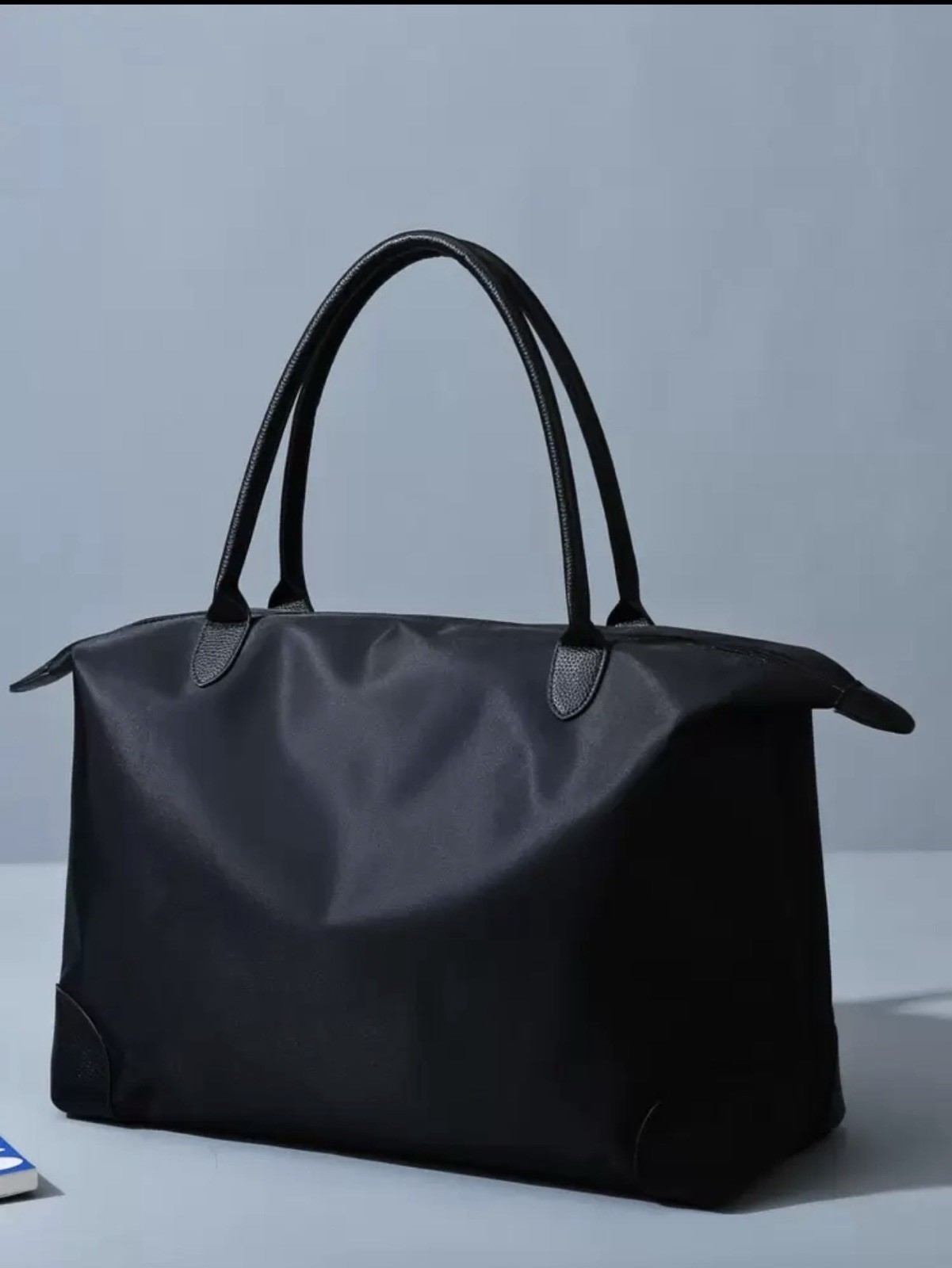 Lightweight, Business Casual Minimalist Large Capacity Duffel Bag For Women.