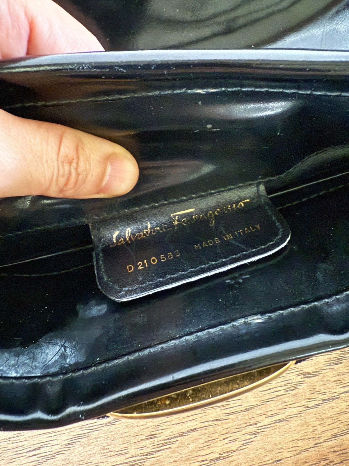 Salvatore Ferragamo Vara 2Way Shoulder bag / Clutch Bag – Black Patent Leather