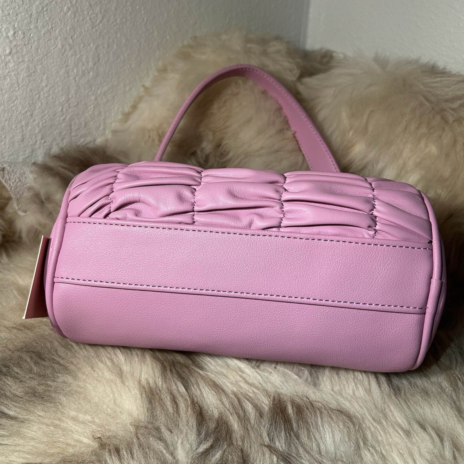 NWT Juicy Couture Run The World Barrel Shoulder Bag – Fondant Pink