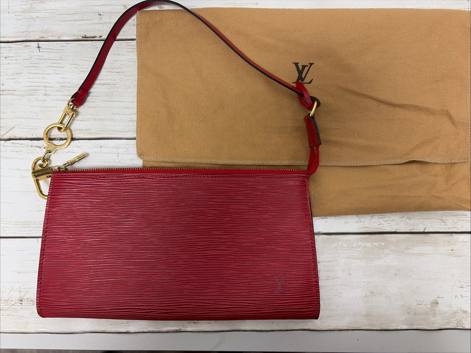 LOUIS VUITTON Red Epi Leather Pochette Accessories Clutch Bag EUC