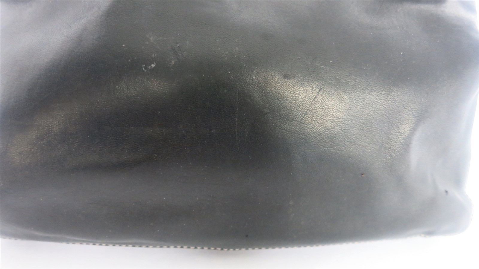 PERLINA NEW YORK BLACK LEATHER SHOULDER HANDBAG