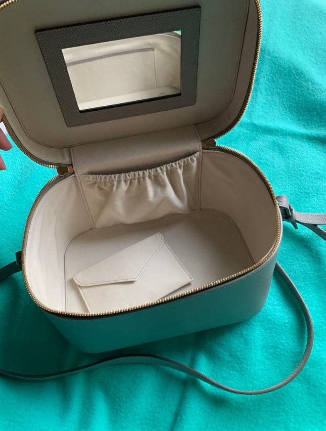 Smythson Greige Vanity Case Vanity Bag Interior Made in Spain Used From JAPAN