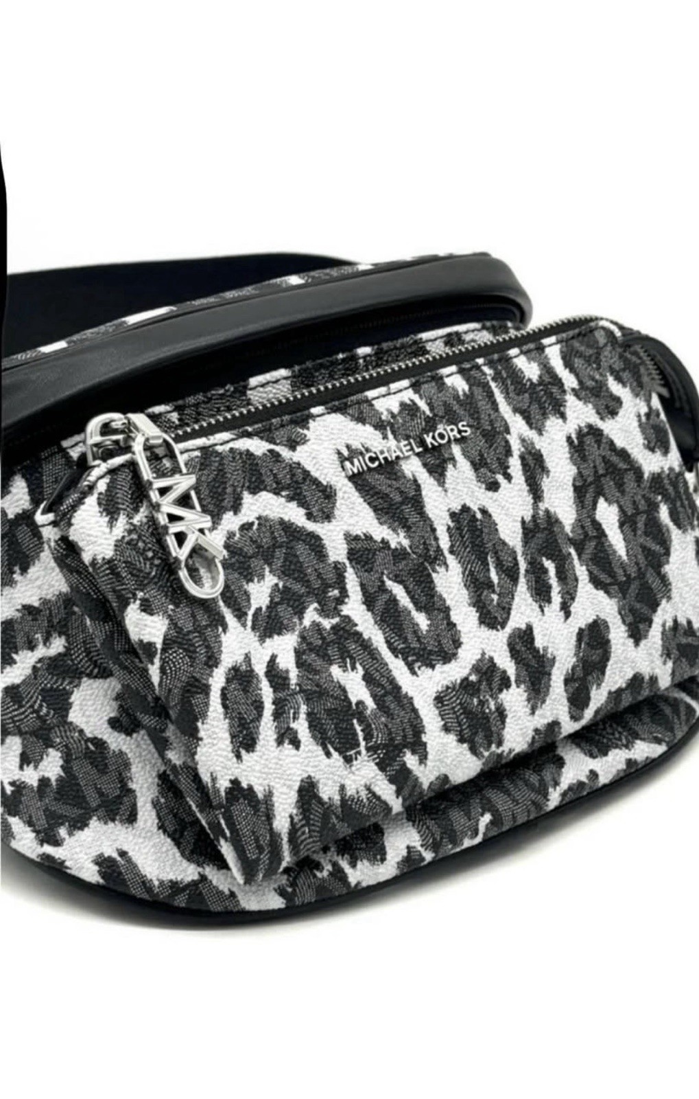 Authentic Michael Kors Slater Medium Sling Pack Messenger / Crossbody Bag