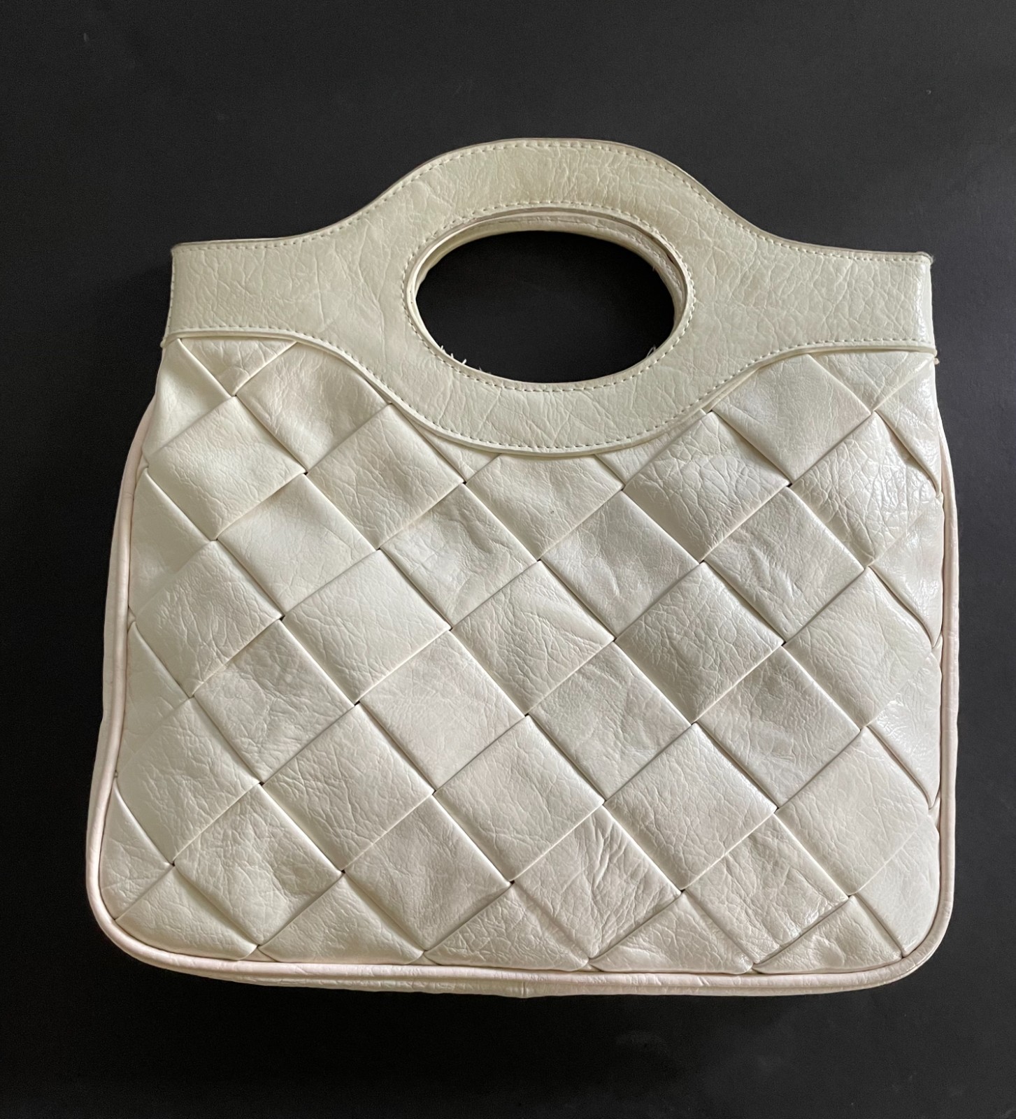 White Woven Leather Purse w/Cutout/Slot style Handle, No Brand Tags
