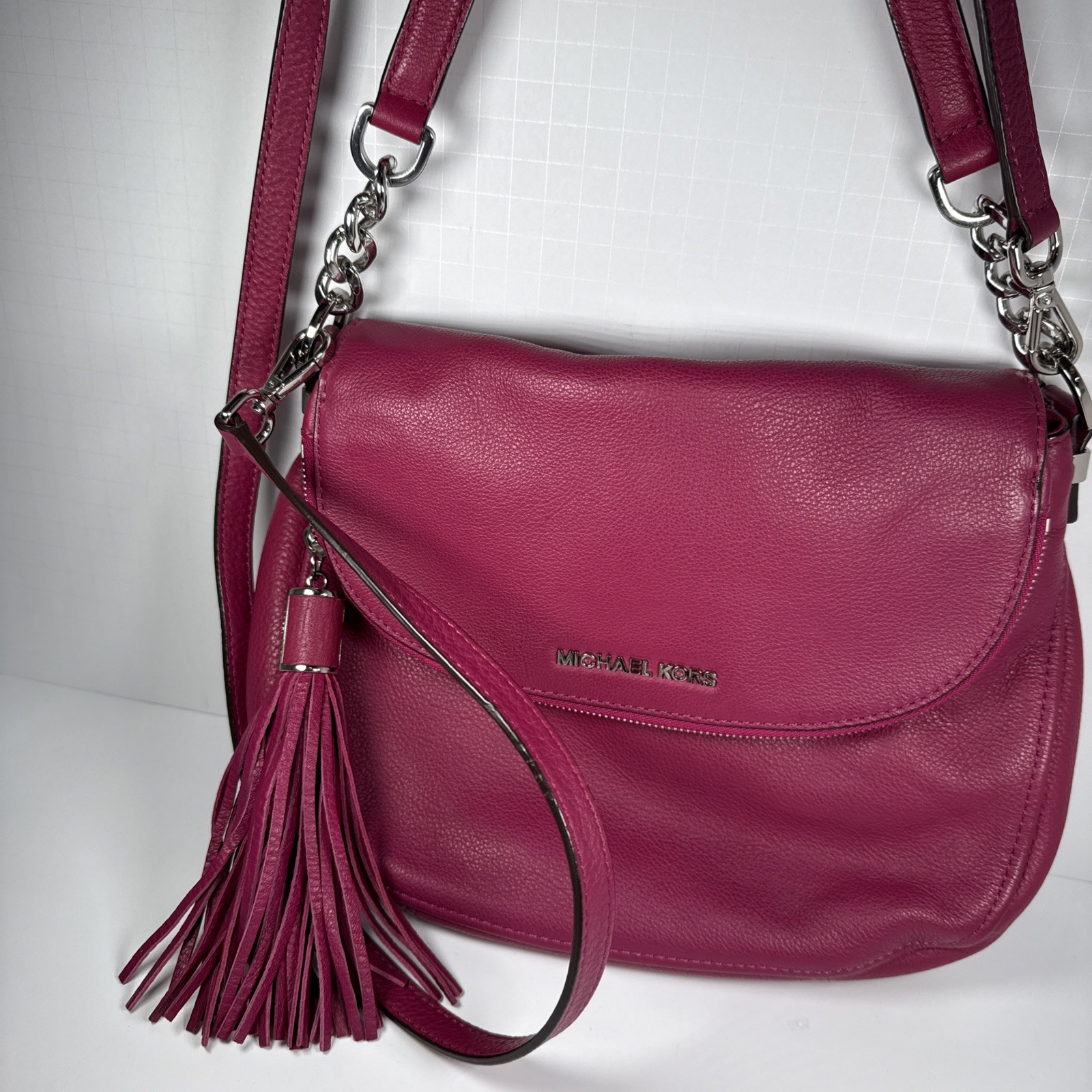Michael Kors Fuchsia Pebbled Leather Shoulder Bag – Chic & Bold