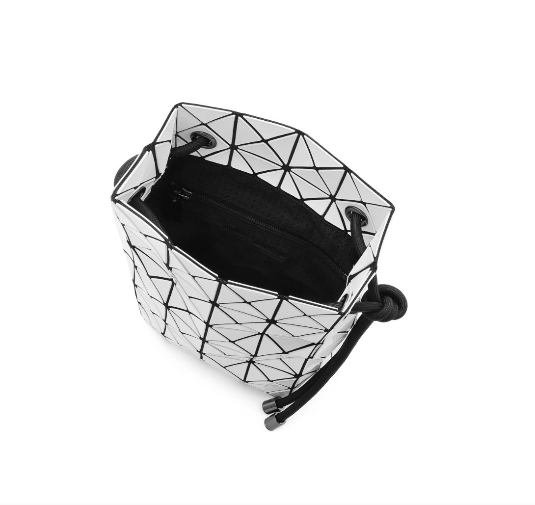 Drawstring Motif Enamel Finish Shoulder Bag Convertible 2-Way Crossbody Bag