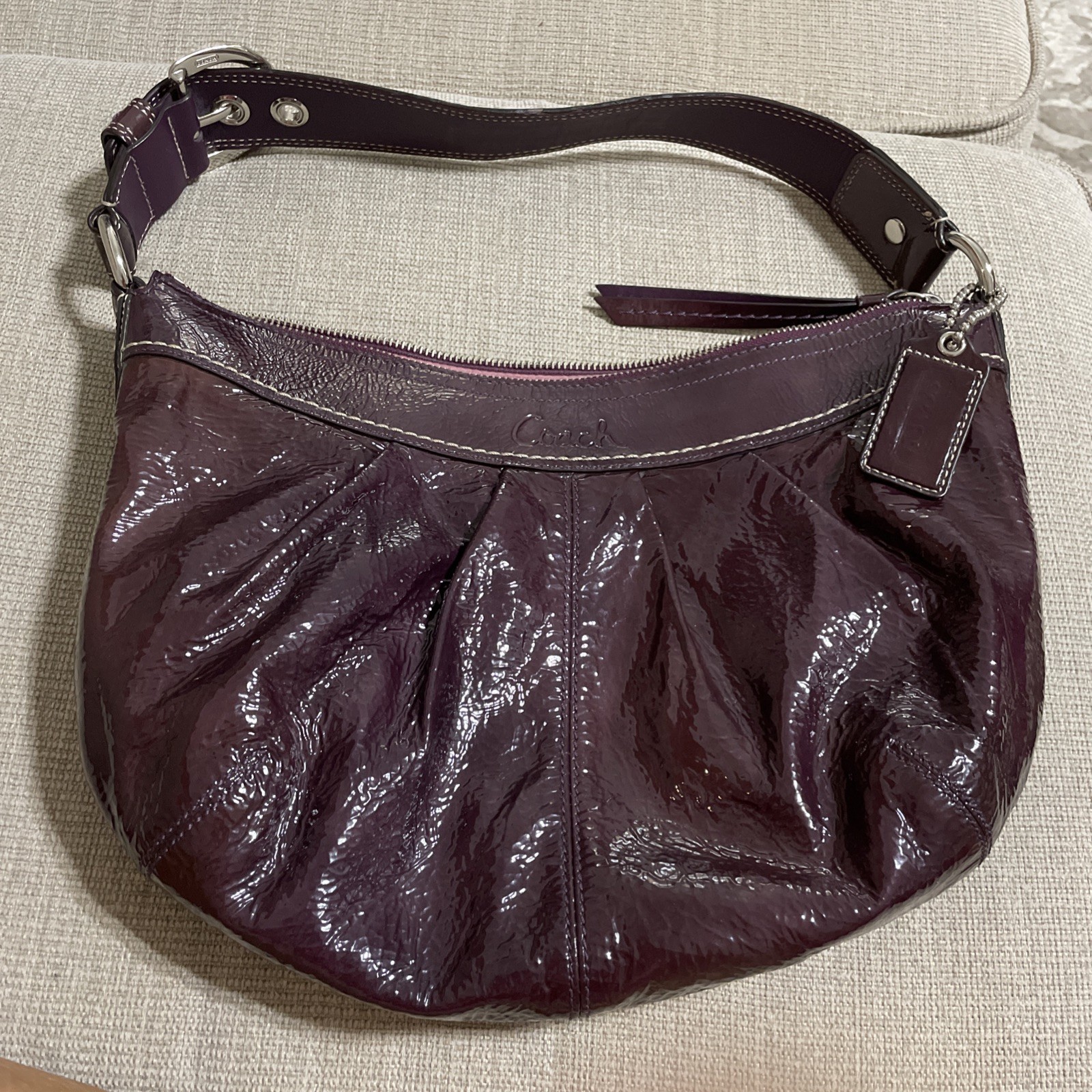 Vintage Coach Soho Pleated Patent Hobo Bag D1269-Z19605 Plum