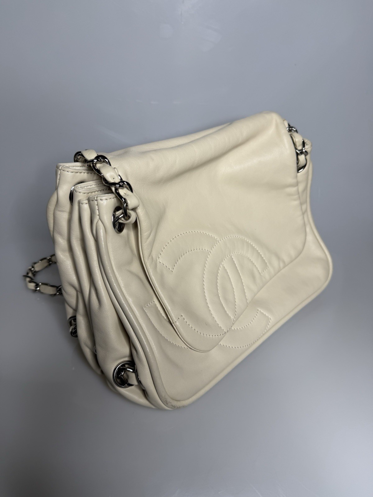 Authentic CHANEL Beige Ivory Leather, Chain Trim Flap Shoulder Bag