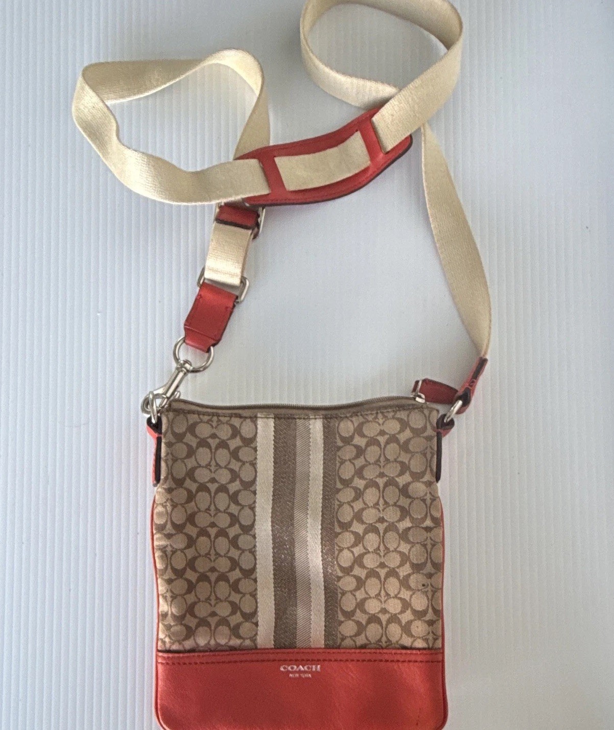 Coach Signature Beige/Red Crossbody Bag Zip Closure Adjustable Strap Silver HW