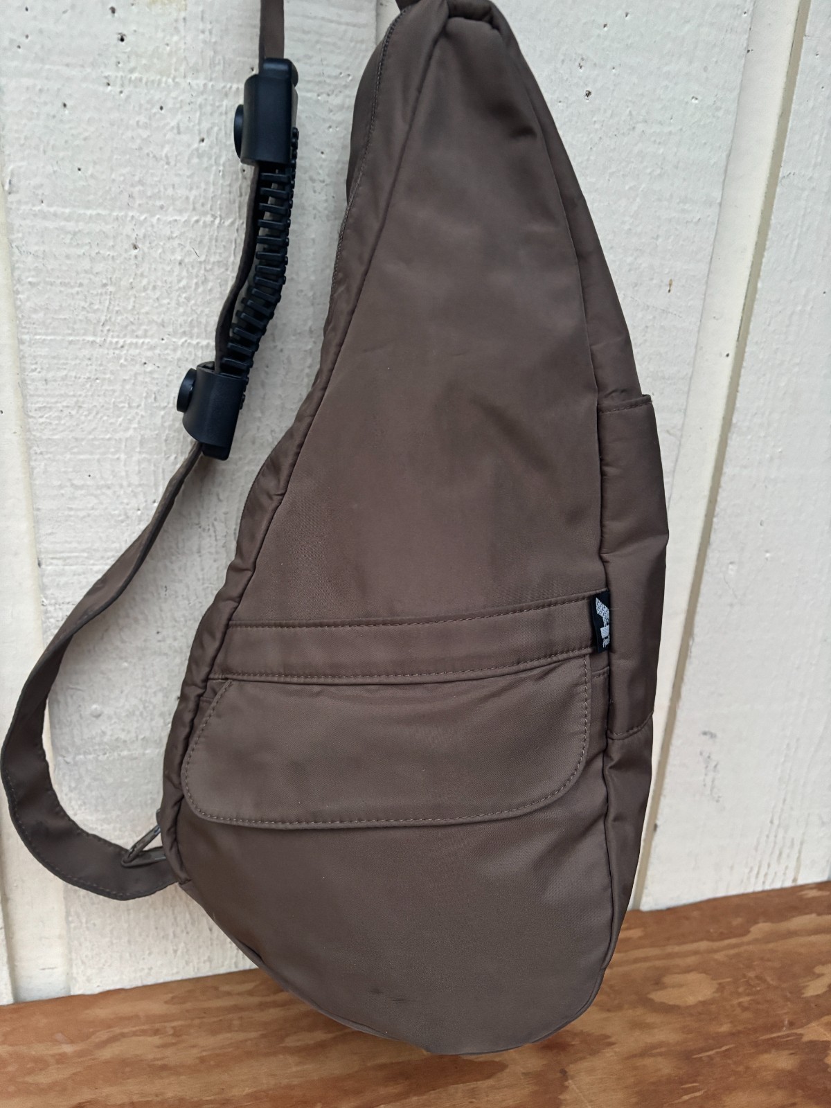 AmeriBag Nylon healthy back bag . Brown
