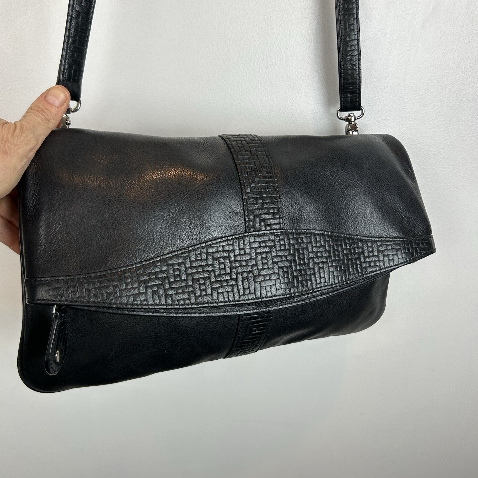 Levenger Purse Black Leather Handbag Crossbody Pebble Adustable Fold Over