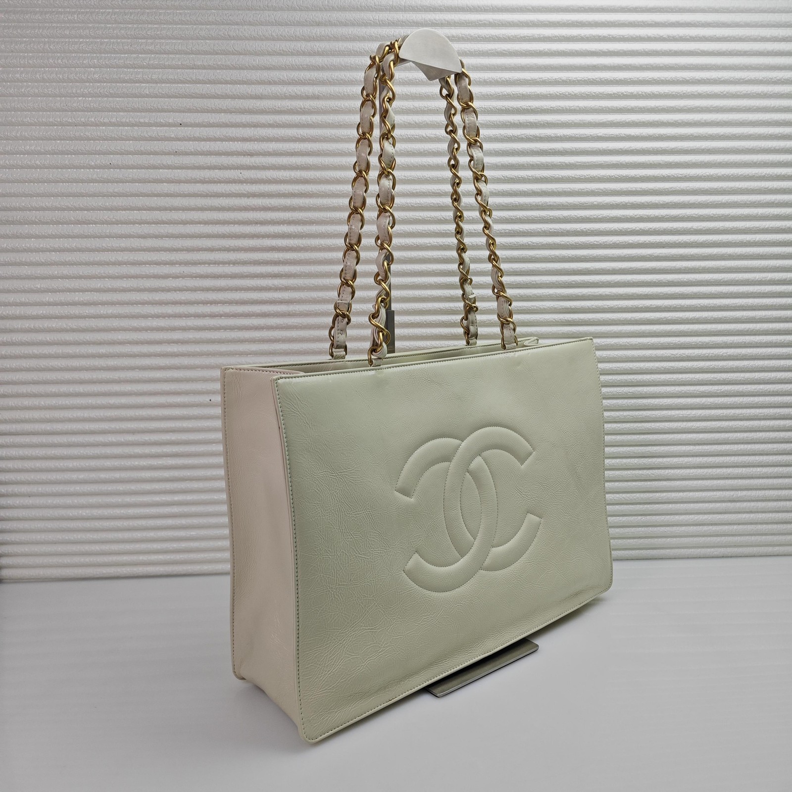 Authentic Chanel Calfskin Tote White Gold-Tone eBay AG