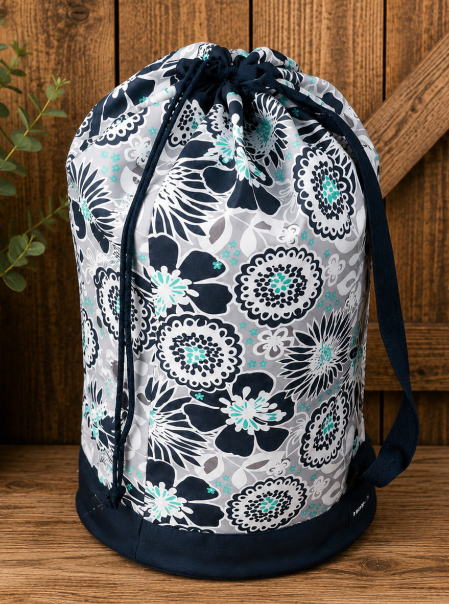 NEW! Thirty One Cinch It Up Super Sac Duffle Laundry Travel College Dorm Bag 31