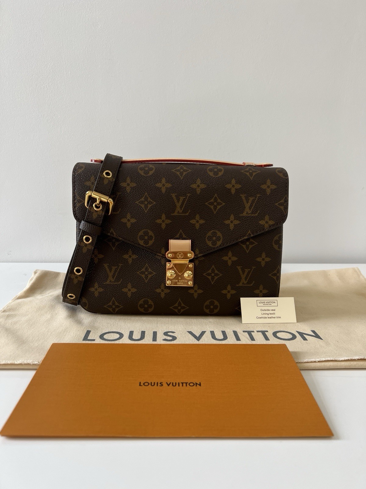 Authentic Louis Vuitton Pochette Metis Monogram Canvas M44875 Crossbody Bag
