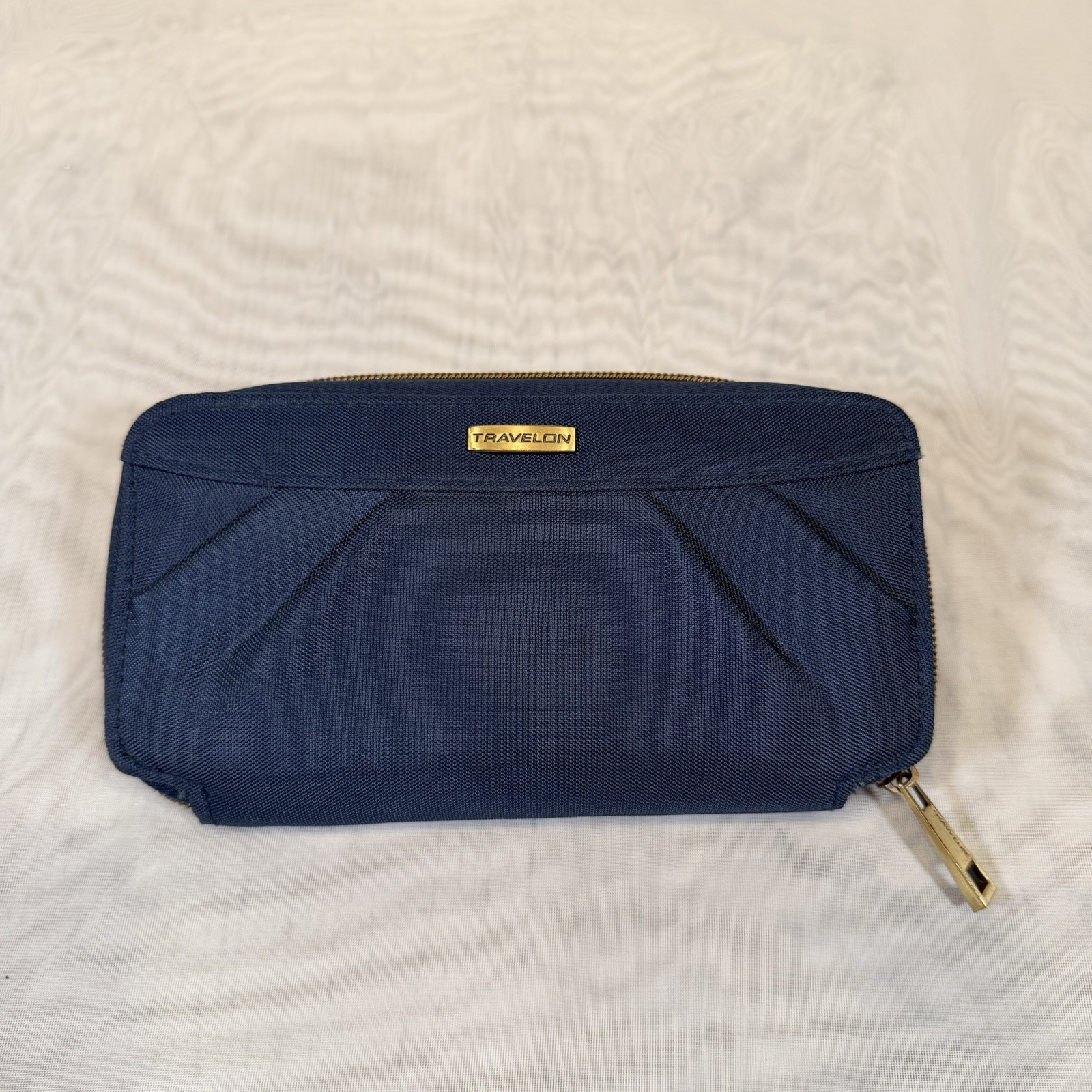Travelon RFID Blocking Anti-theft Wristlet Clutch Wallet Blue Travel