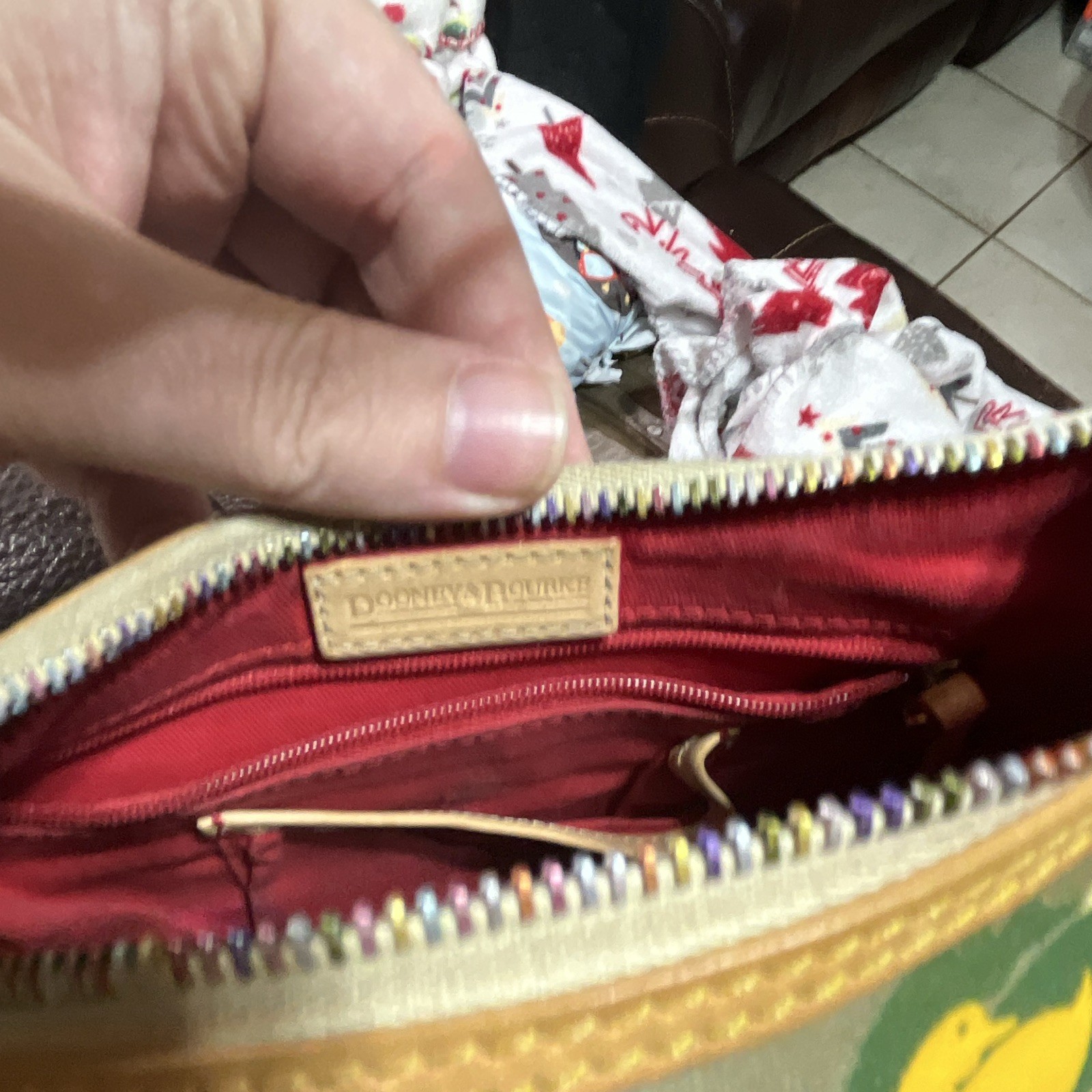 Dooney & Bourke Multicolor Logo Zip Shoulder Bag Lined Inner Pockets Gold