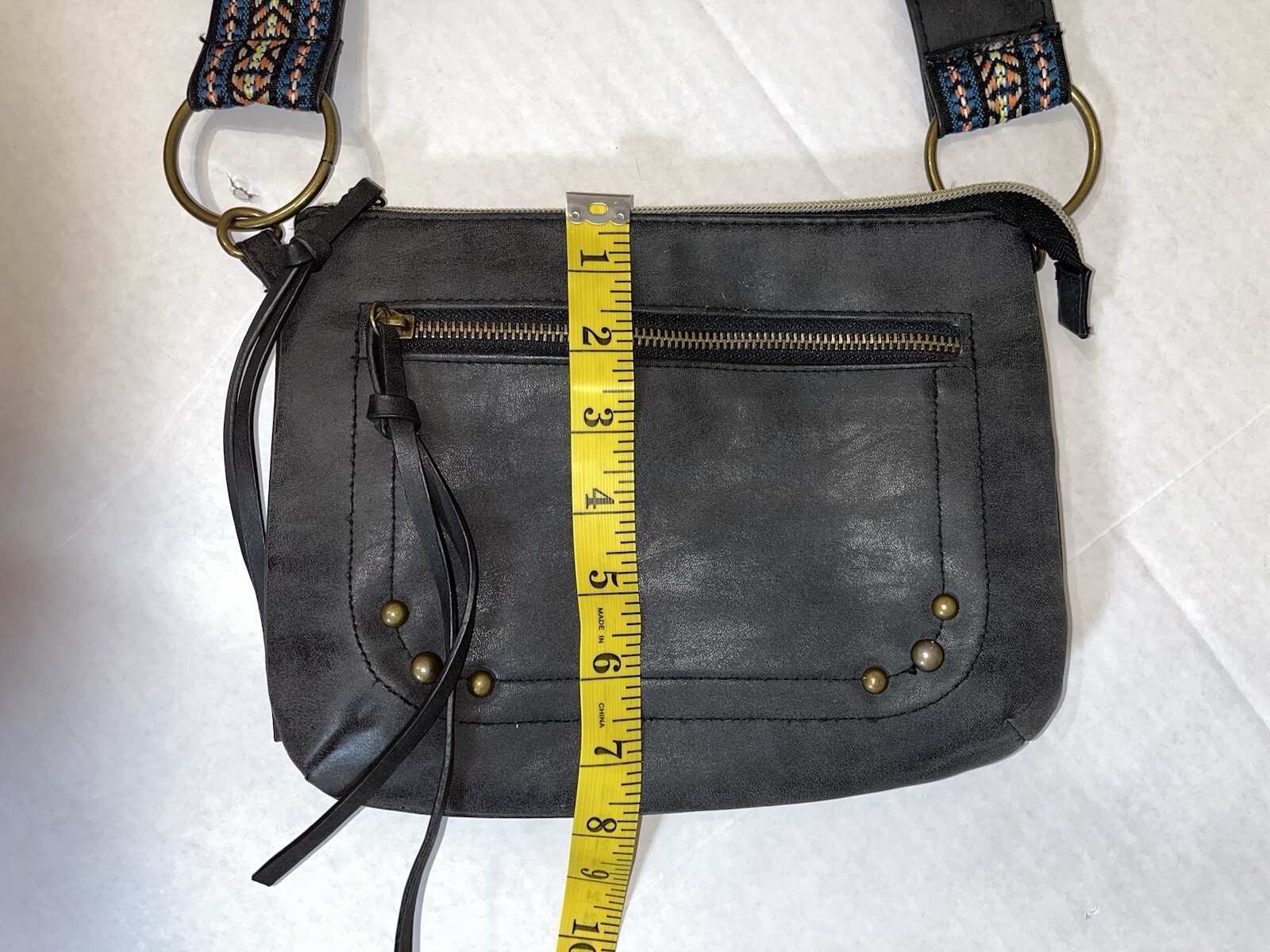 Crossbody Purse For All Your Needs!•No Name Brand•Really Cute And Lots Of Room•