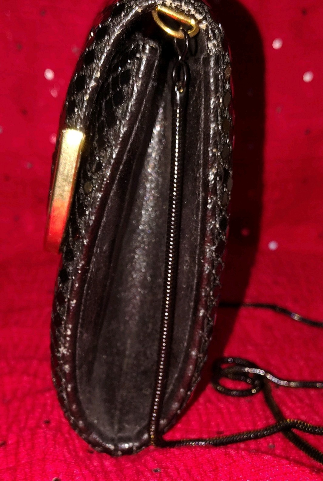 La Regale Vintage Black Metal Mesh Convertible Clutch