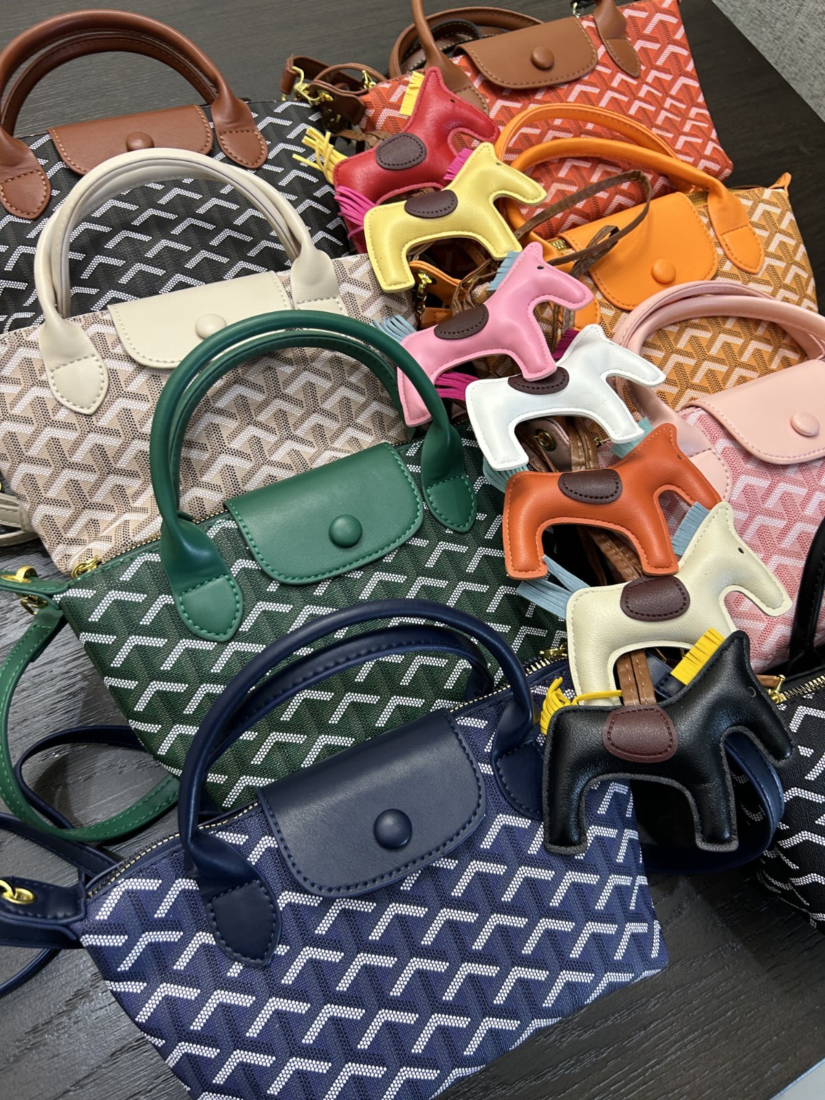 CUTE TRENDING BAGS CROSSBODY STRAP INCLUDED AVAILABLE IN MANY COLORS